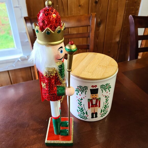 Christmas Nutcracker Soldier Wooden Statue Holiday Decor Decoration Red Green - Picture 5 of 12